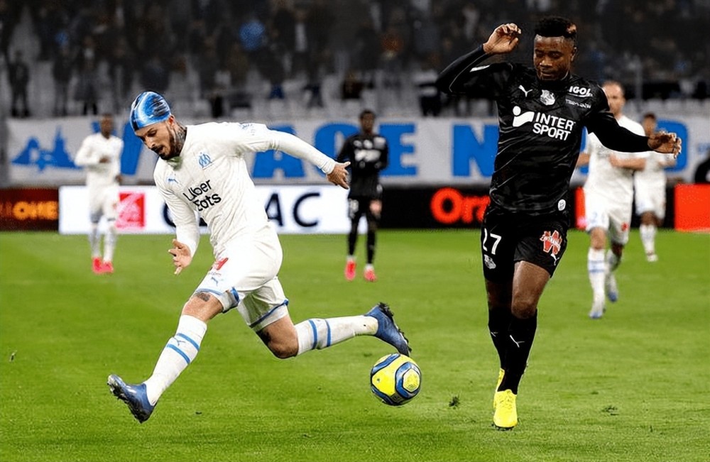 摩纳哥：欧冠赛场上的“青春风暴席卷者”